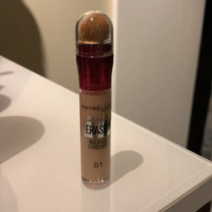 Maybelline concealer 01 - Endast testad med ren borste, var tyvärr fel nyans för mig.