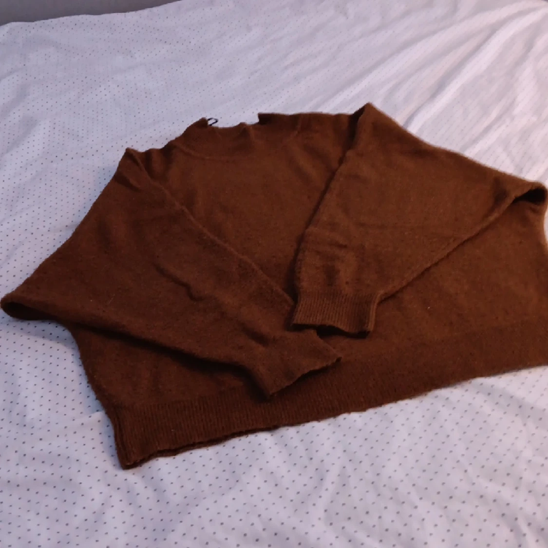 Brun stickad tröja  - 91