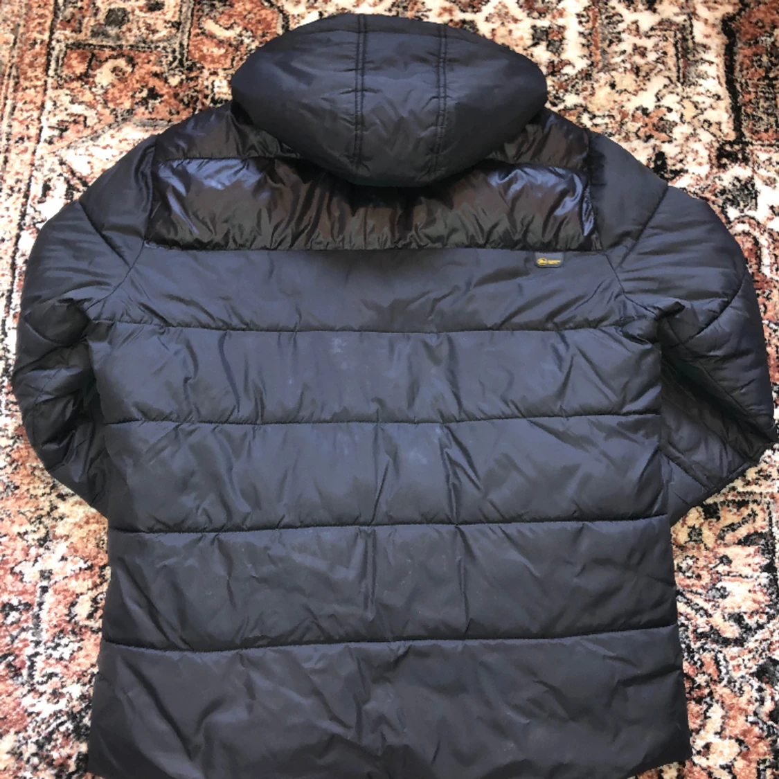 Svart pufferjacka - 90