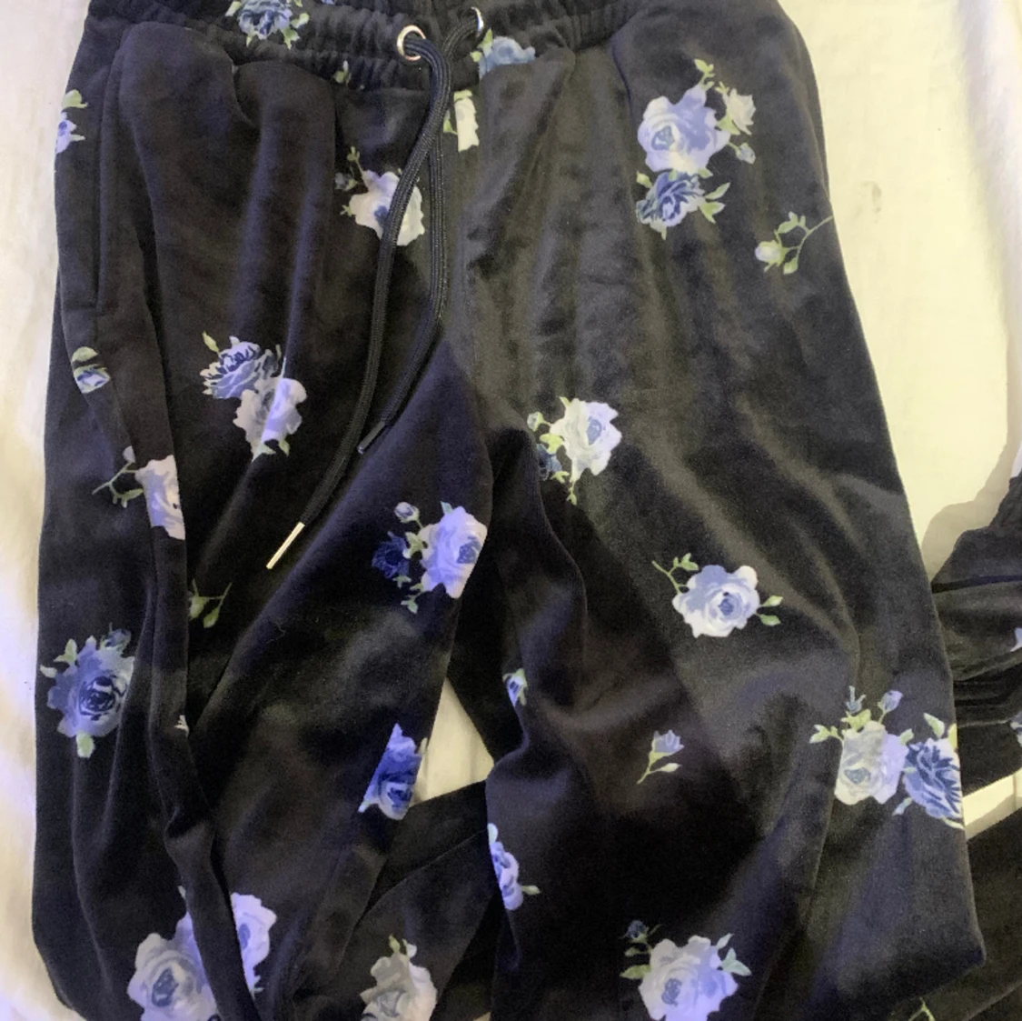 Mjukis byxor med blommor  - 90