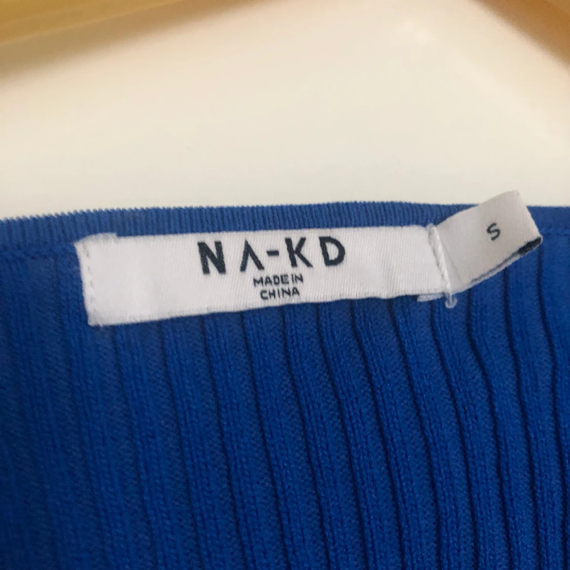 Ribbad blå tröja - 91