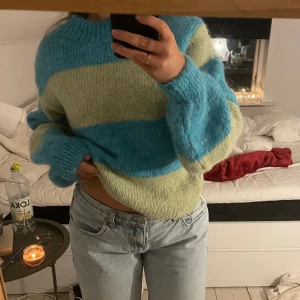 Stickad tröja  - Säljer denna fina tröja från Gina som tyvärr inte kommit till användning!🫶🏼