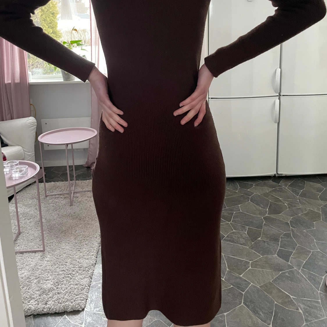 Brun stickad klänning - 90