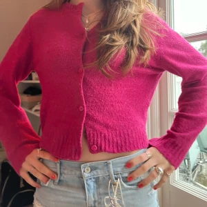 Rosa Kofta  - Jättefin rosa kofta från zara💖perfekt för vardag och finare tillfällen💘