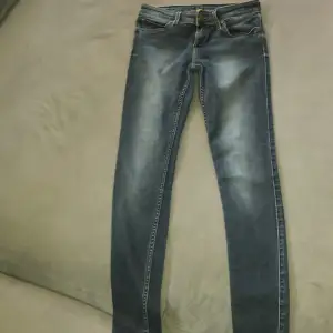 Lee jeans skinny skarlet modell.  Storlek w28 L 31 