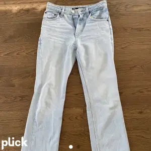 Jättesnygga raka jeans från zara