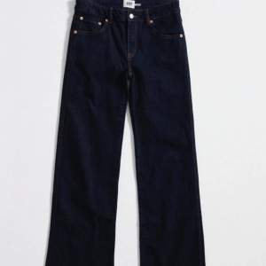 Midwaist jeans från Lager 157 strl S  Använda 1-2 gånger 