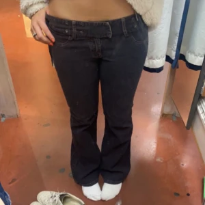 Coola jeans - Snygga jeans utan fickor där bak, jag är 176❤️nästan hellt nya