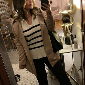 Stickad tröja Zara - Gott skick. Använt fåtal gånger. 