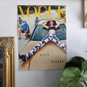Vogue poster💋 30x40cm, ta en titt på min profil för fler posters, heminredning och vintage fynd☝️✨