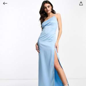 Ljusblå långklänning Helt ny med prislappar