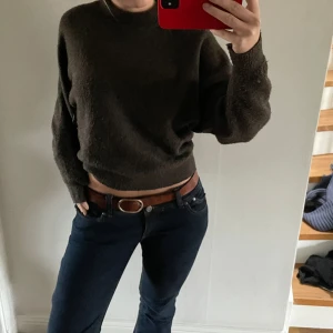 Stickad tröja  - Brun stickad tröja 