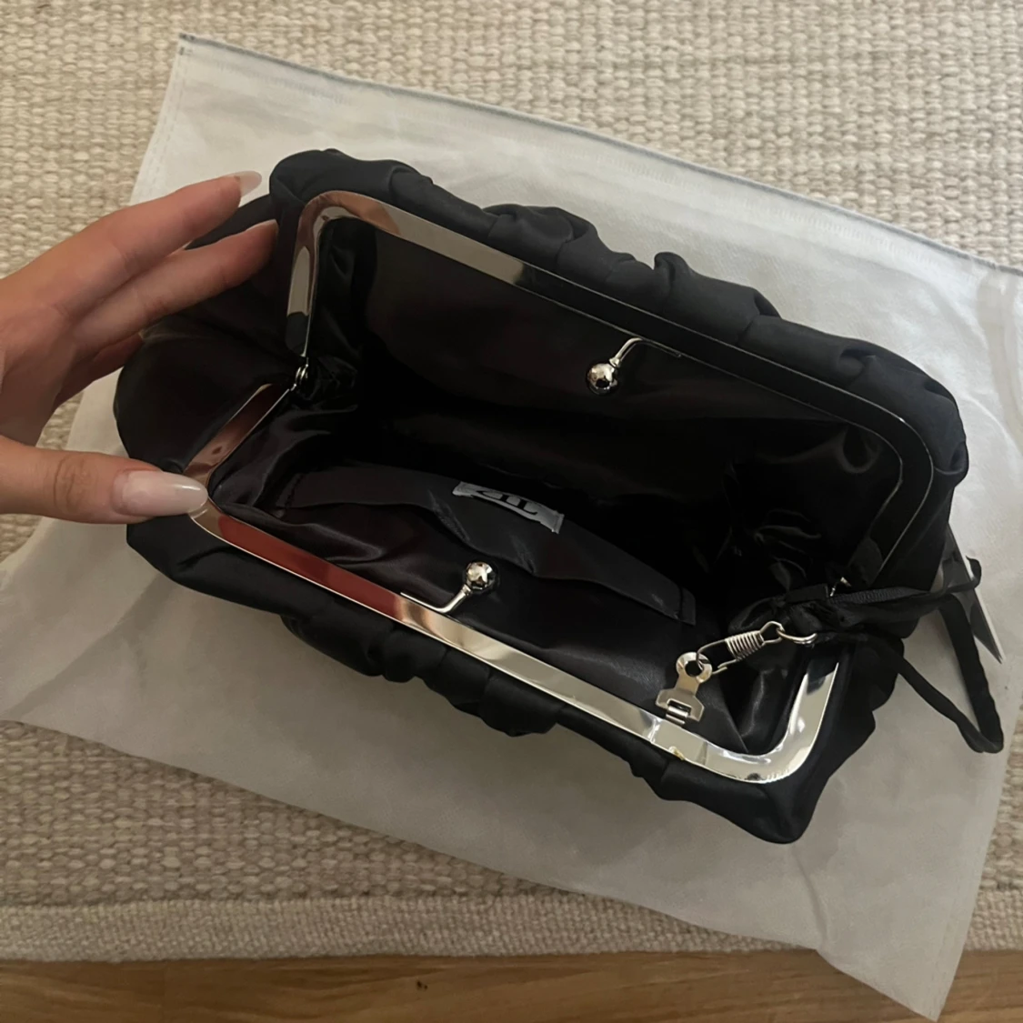 Svart handväska - 90