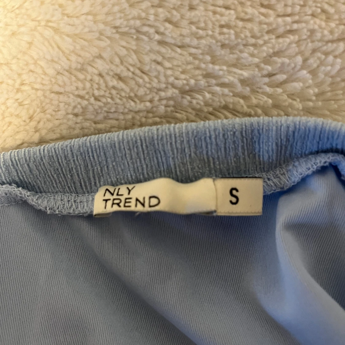 Ljusblå volangkjol - 90