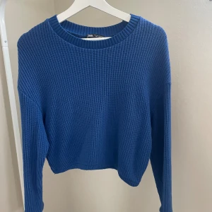 Virkad tröja - Blå virkad tröja från zara.