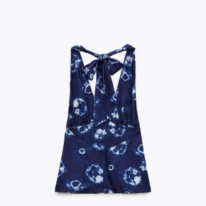 Fest topp - Fest topp från zara, öppen i ryggen Endast använts ett fåtal gånger