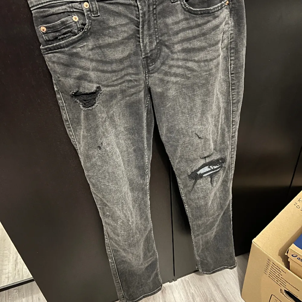Skit feta jeans från hollister, storlek W30 L32, inga skador eller fläcker nästan helt som nya. Jeans & Byxor.