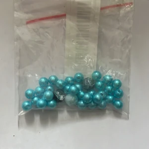 Pärlor  - Blå mix cirka 30 stycken 