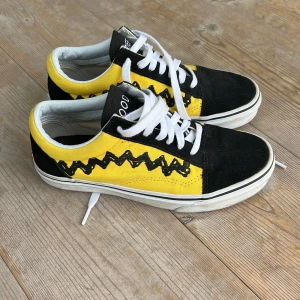 Vans peanuts limited edition 2017 - Vans peanuts limited edition från 2017 Änvända 1 dag Storlek:  38 