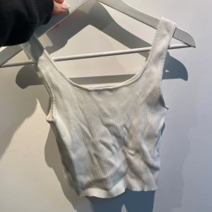 Linne - Snygg vitt linne från NAKD, aldrig kommit till användning.