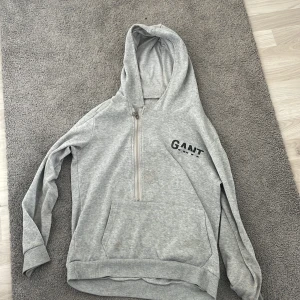 Gant  - Den här gant tröjan är bra skick använd lite. Sitter bra på, storlek xs