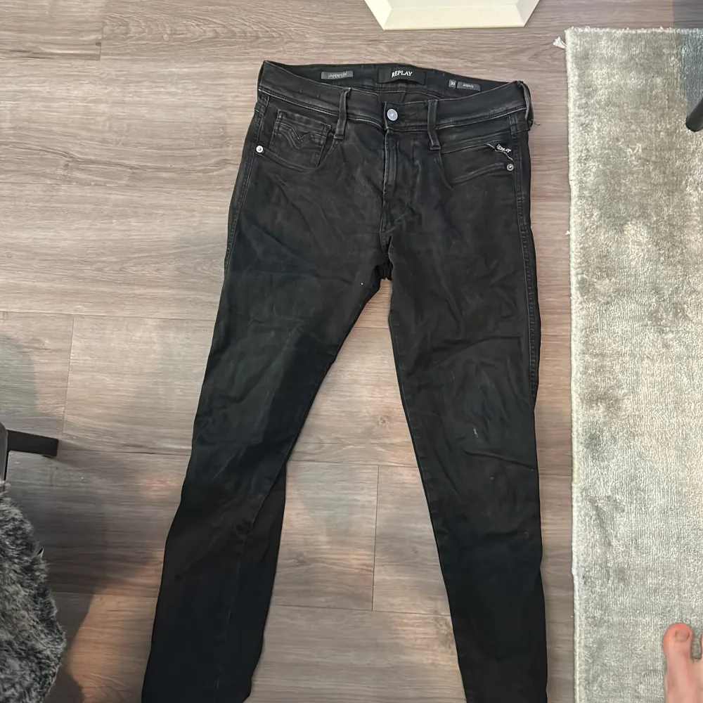 Riktigt schyssta svarta replay jeans i Stl. W30 L32. Jeans & Byxor.