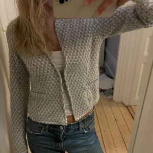 Kofta  - Säljer denna superfina kofta som jag köpte från sellpy, märket heter tom tailor och är i jättebra skick