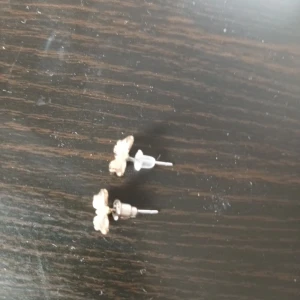 Örhenge  - Fina örhengen ret andväda.