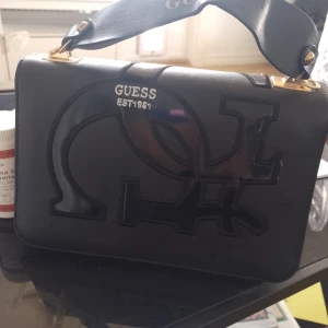 Guess - Helt ny jätte fin väska (Guess)