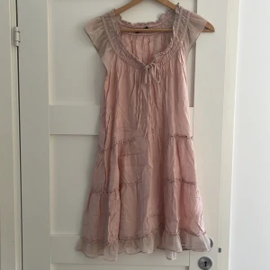 Klänning - Supersöt klänning som passar till allt💓