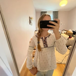 Söt blus - Söt blus från Lindex. Inga defekter. Passar en xs💞öppen för prisförslag!!