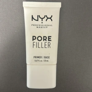 Nyx primer - Säljer denna primer från nyx som tyvärr inte kommer till användning. Cirka 1/3 kvar 