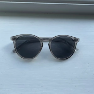 Grisch glajjor - Riktigt sköna och fräscha glajjor. Knappt använda skulle säga 10/10 skick på dom. Skickas oftast samma dag och fraktas inom 1-3 dagar. Finns fler glajjor i profilen