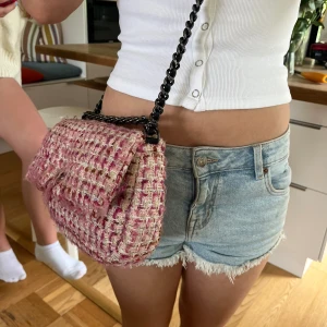 Rosa väska - En somrig rosa väska. Märke vet jag ej. Bra skick och perfekt till sommaren❤️❤️