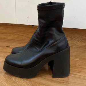 Bratz boots - Nyskick använda en gång, jättebekväma och bra till höst/vintern💗