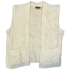 Isländsk Väst i Ull - Vintage isländsk ullväst. Färgen är cremevit!