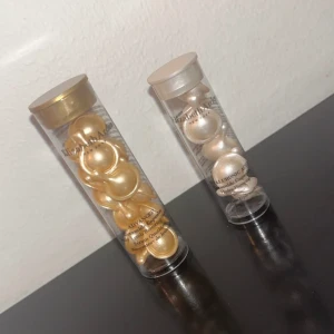 elizab th Arden - Serum capsules - Elizabeth Arden  Advanced Ceramide Capsules Daily Youth Restoring Serum, 14 caps. Elizabeth Arden  Hyaluronic Acid Ceramide Capsules Hydra-Plumping Serum, 7 caps. 