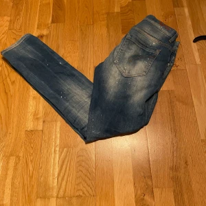 Dondup Jeans - Säljer dessa Dondup jeans i storlek 30, modellen är Gerogre Skinny och dessa är i mycket bra skick.