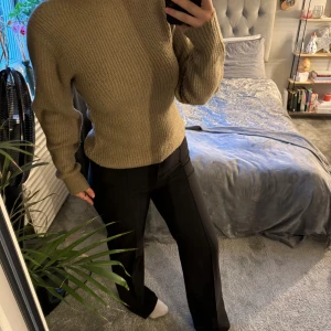 Stickad tröja - Stickad tröja från Nelly i storlek s. Helt oanvänd!!