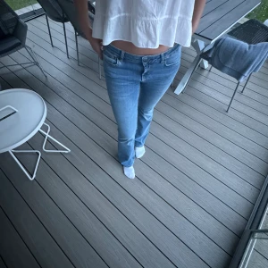 Lågmidjade jeans - Supersnygga Lågmidjade bootcut jeans från Zara. Storlek 36💕