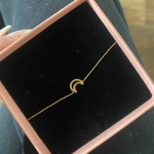 Edblad armband - Helt oanvänt Edblad armband med halvmåne