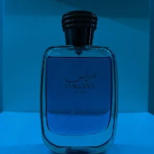 RASASI HAWAS - Rasasi hawas är en av de bästa sommar dofterna ute på marknaden, helt sinnessjukt långvarig och en komplimang magnet. 100ml helt full. Tveka inte på att fråga ifall ni har frågor ☺️. 