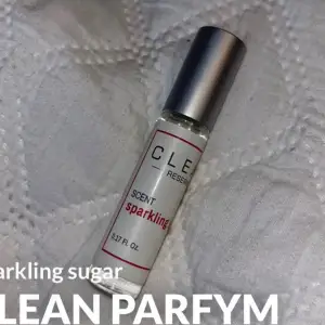 En clean parfym som inte är använd. 