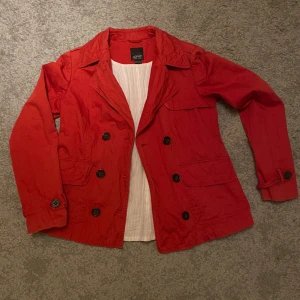 Vårjacka - Jättefin vårjacka