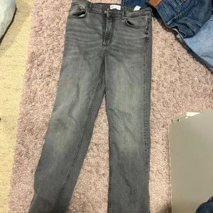 Zara jeans - Jätte fina zara jeans passar mig i storlek s/ m