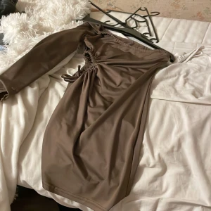 Klänning - Brun sommarklänning 