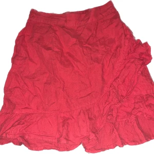 Linne kjol - Röd kjol i 100%linne i storlek 34!!!