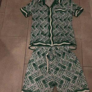 Casablanca Set - Top Size L feels like M Shorts Size XL feels like M/L