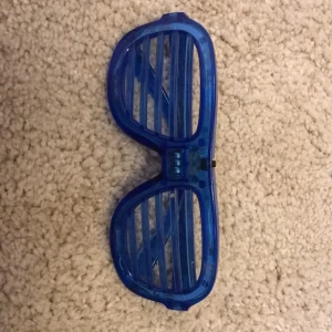 Lyssande glasögon  - Säljer mina roliga party glasögon 🥳🥳