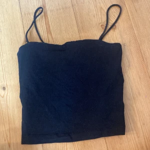 Gina linne - Gina linne som trendade för flera år sedan!! Använd en del och har en liten defekt (den som syns på bild 2) 